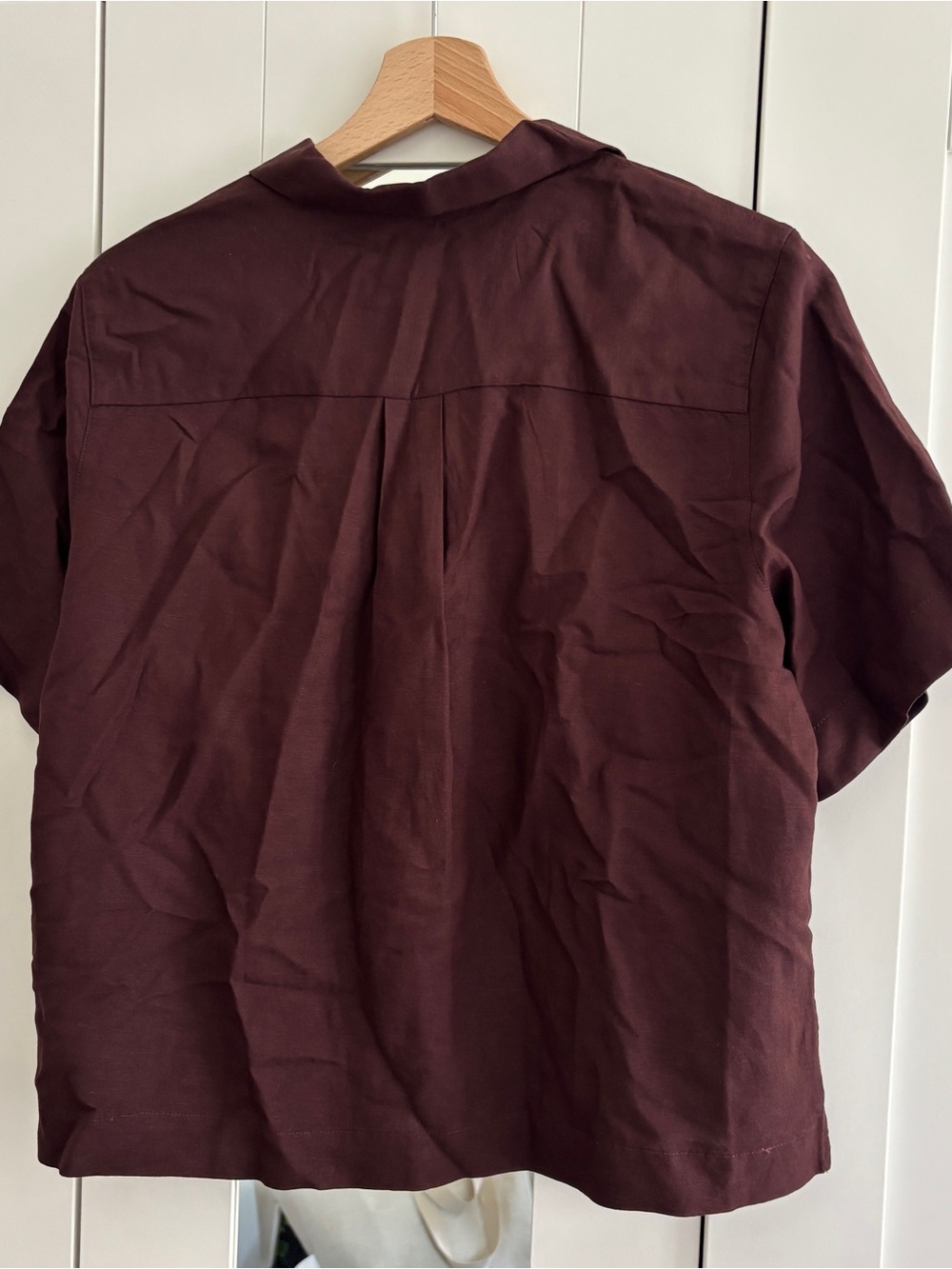 Uniqlo Women's Short Sleeve Button-Down Shirt - Deep Burgundy - Picture 2 of 3